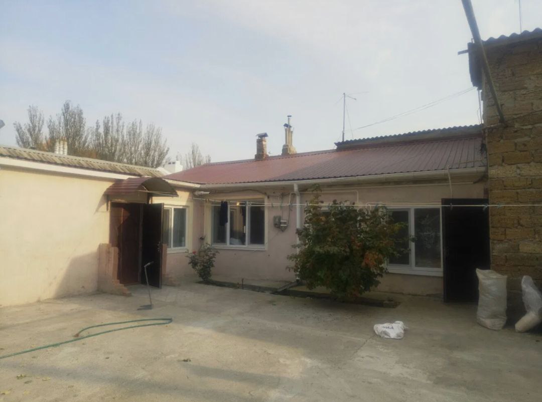 Будинок на вул. Александра Пресича пер., 215 м², 42 000$ — FAKTOR