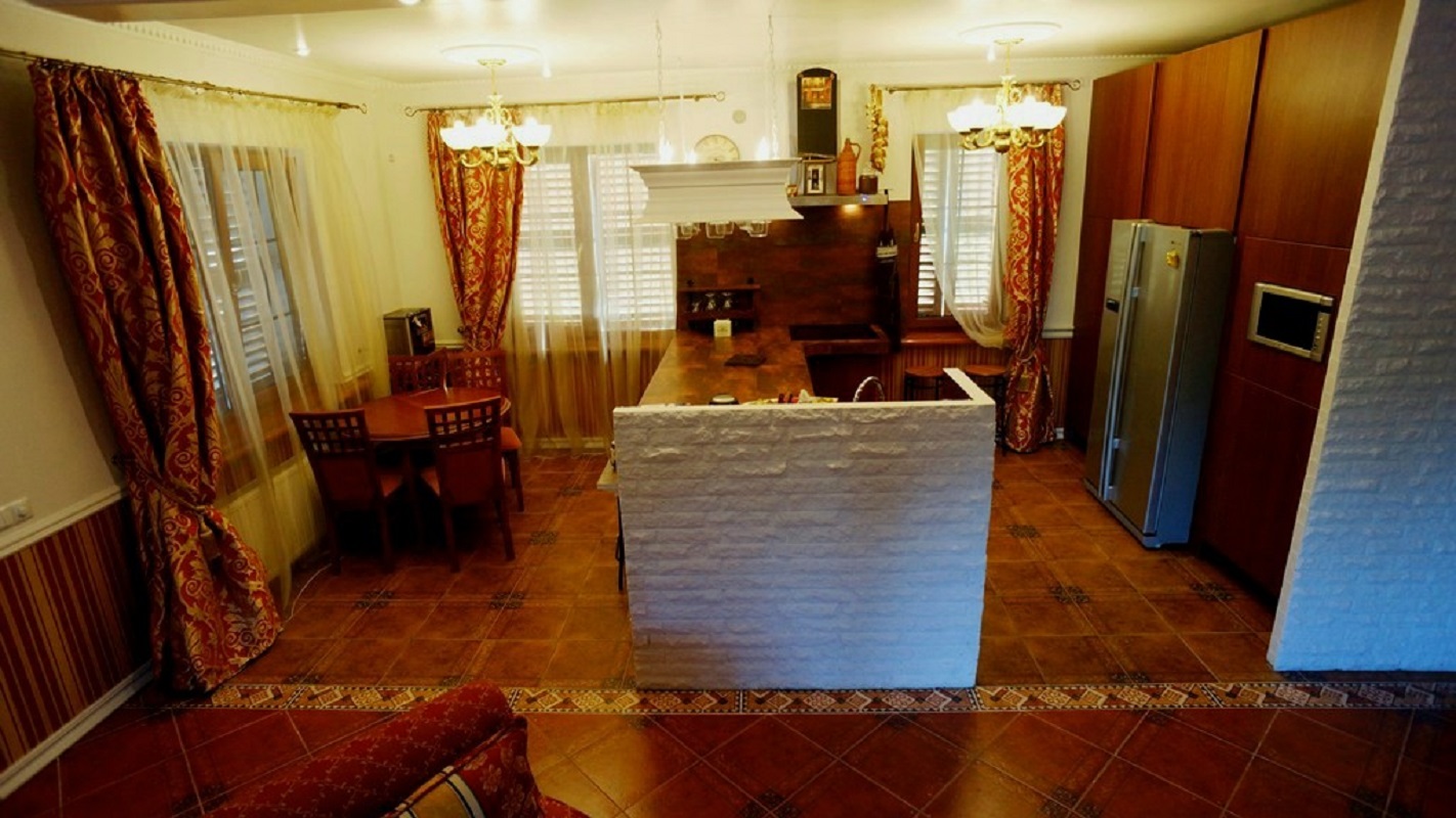 Будинок на вул. Лесная, 230 м², 330 000$ — FAKTOR