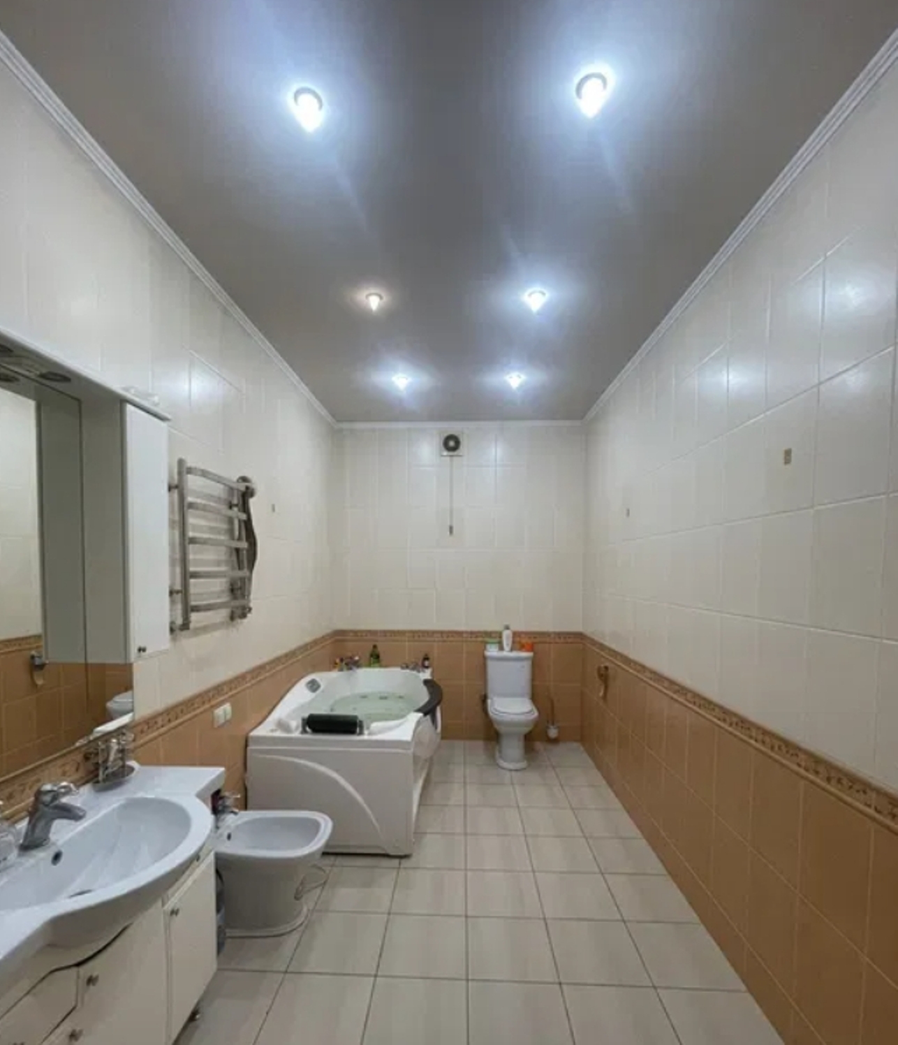 Комерційна нерухомість на вул. Конная, 412 м², 440 000$ — FAKTOR
