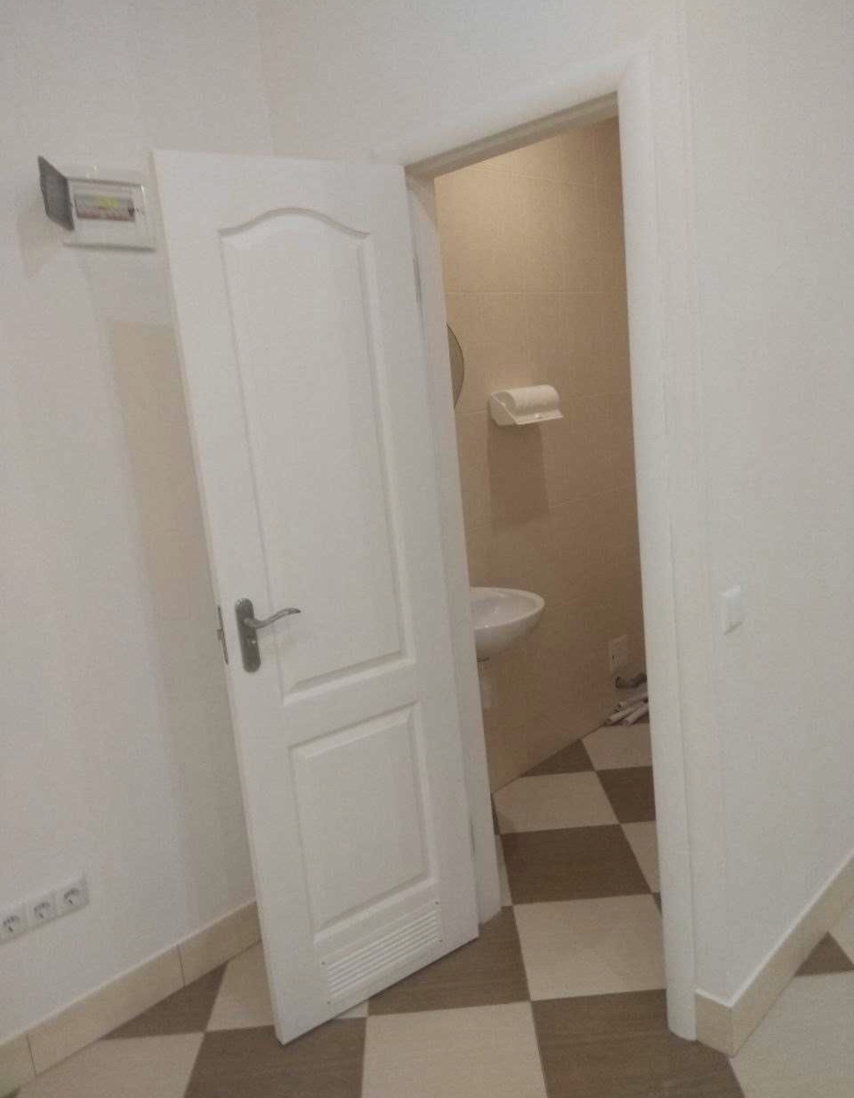 Коммерческая недвижимость на ул. Массив Радужный, 34 м², 30 000$ — FAKTOR