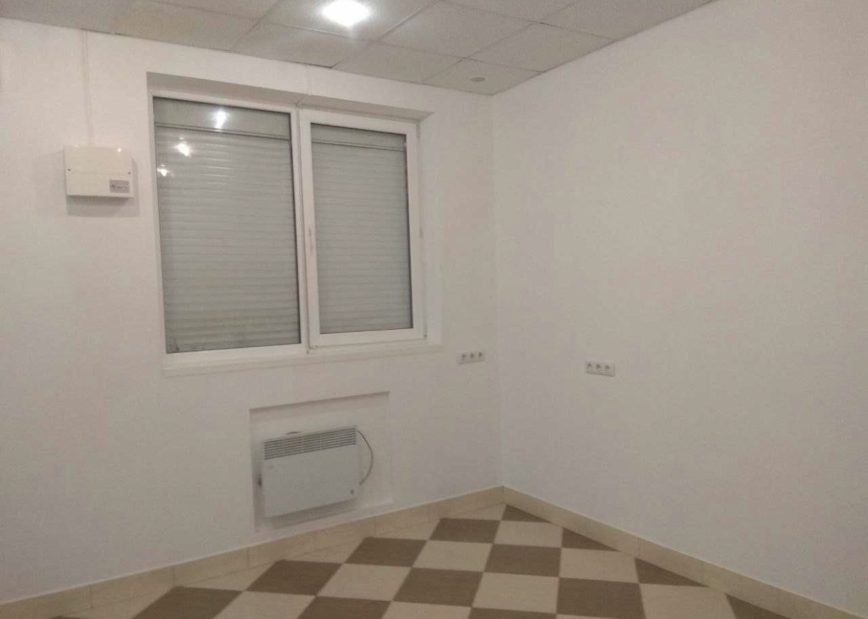 Коммерческая недвижимость на ул. Массив Радужный, 34 м², 30 000$ — FAKTOR
