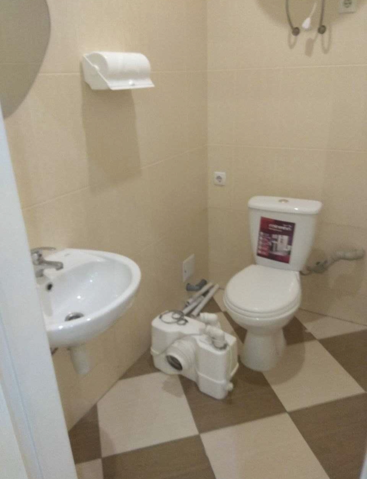 Коммерческая недвижимость на ул. Массив Радужный, 34 м², 30 000$ — FAKTOR