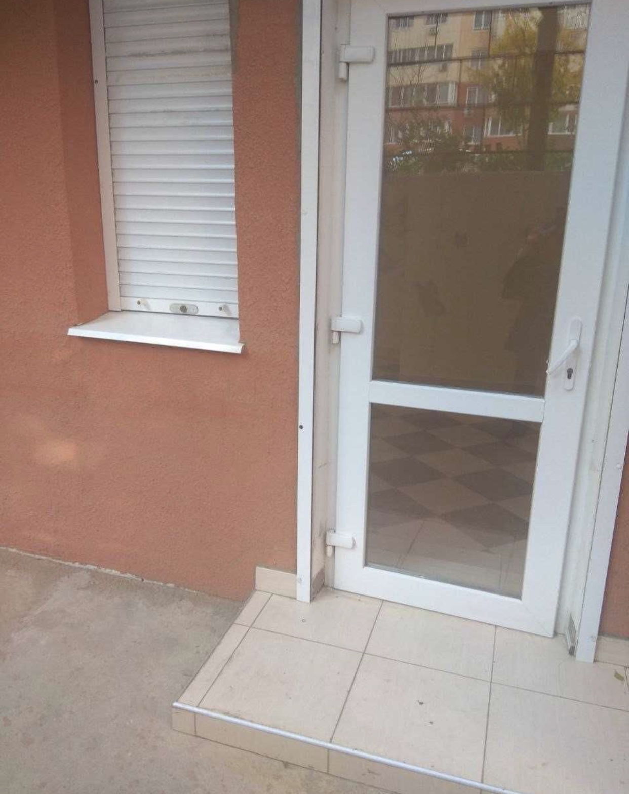 Коммерческая недвижимость на ул. Массив Радужный, 34 м², 30 000$ — FAKTOR