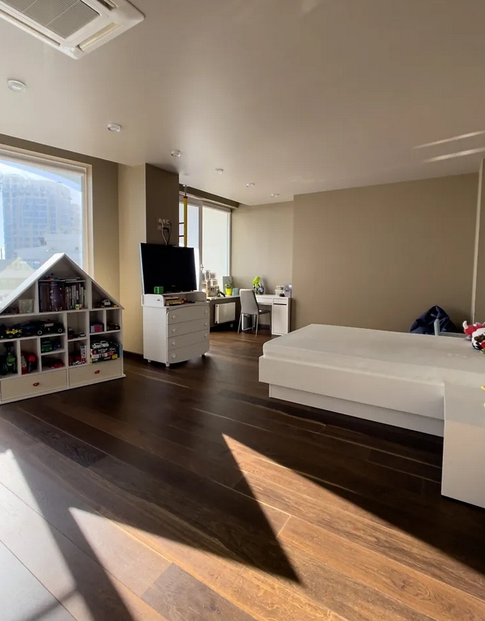 Квартира на ул. Литературная, 215 м², 420 000$ — FAKTOR