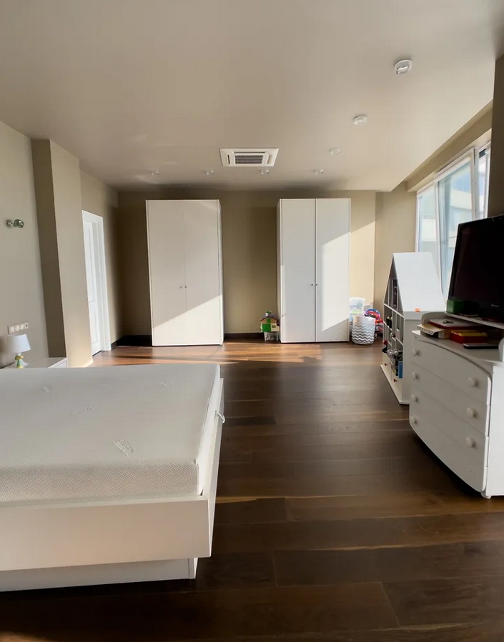 Квартира на ул. Литературная, 215 м², 420 000$ — FAKTOR