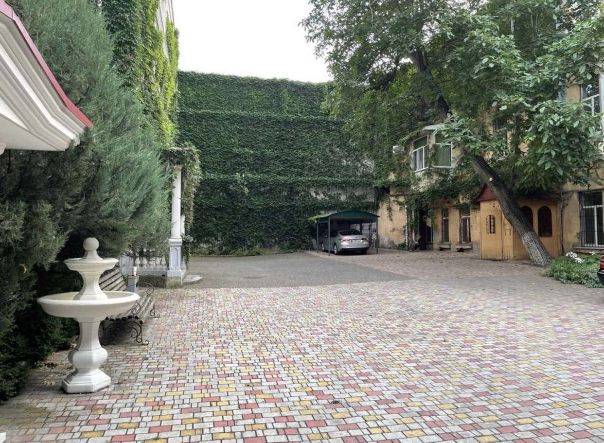 Коммерческая недвижимость на ул. Бунина, 900 м², 900 000$ — FAKTOR