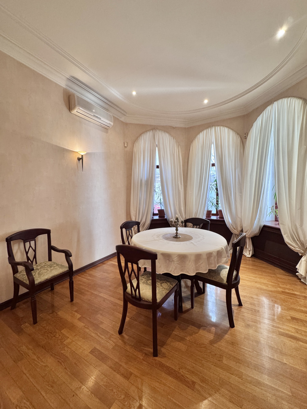 Квартира на ул. Пастера, 160 м², 210 000$ — FAKTOR