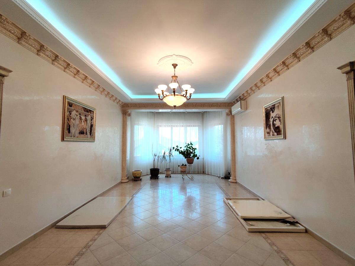 Будинок на вул. Огородная, 506 м², 520 000$ — FAKTOR