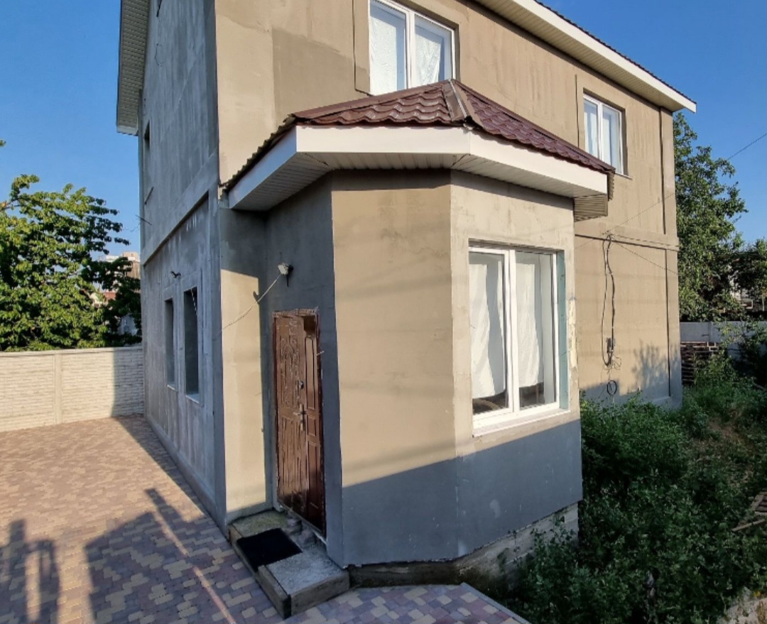 Будинок на вул. Жолио-Кюри, 170 м², 168 000$ — FAKTOR