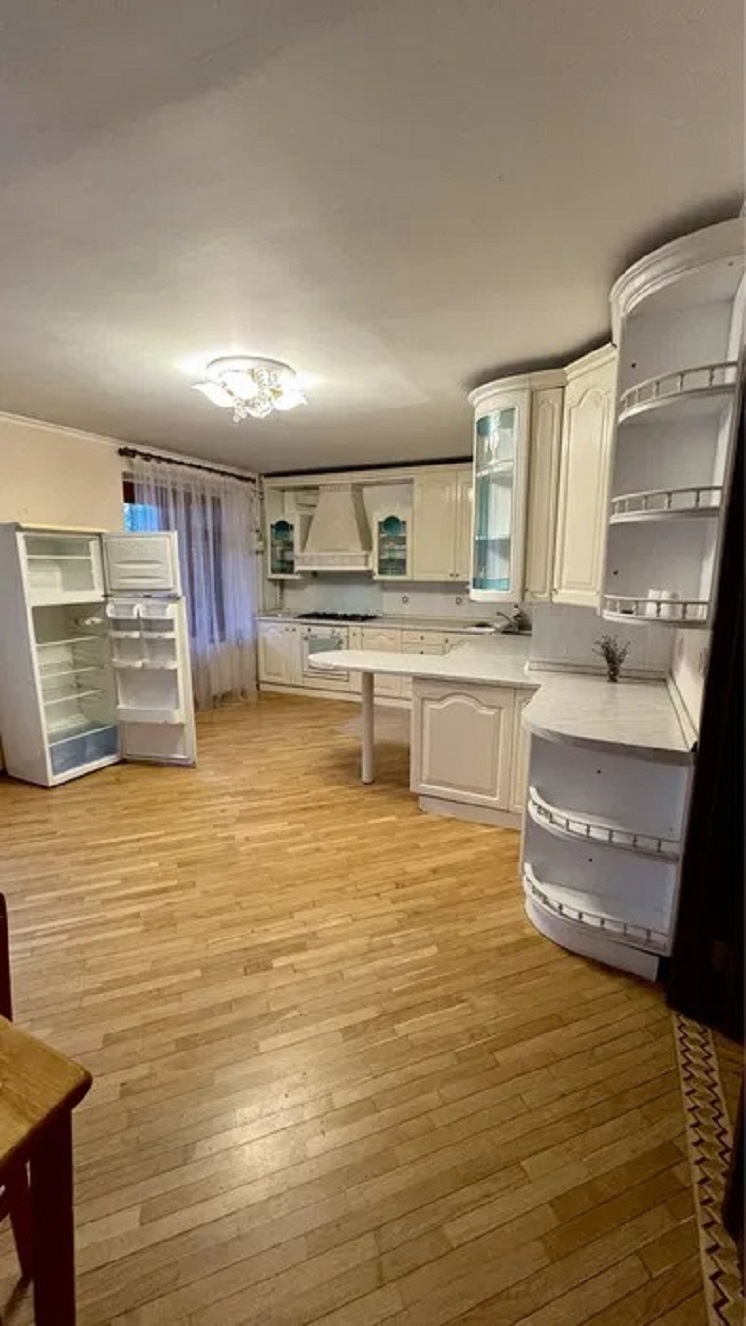 Квартира на ул. Базарная, 153 м², 149 000$ — FAKTOR