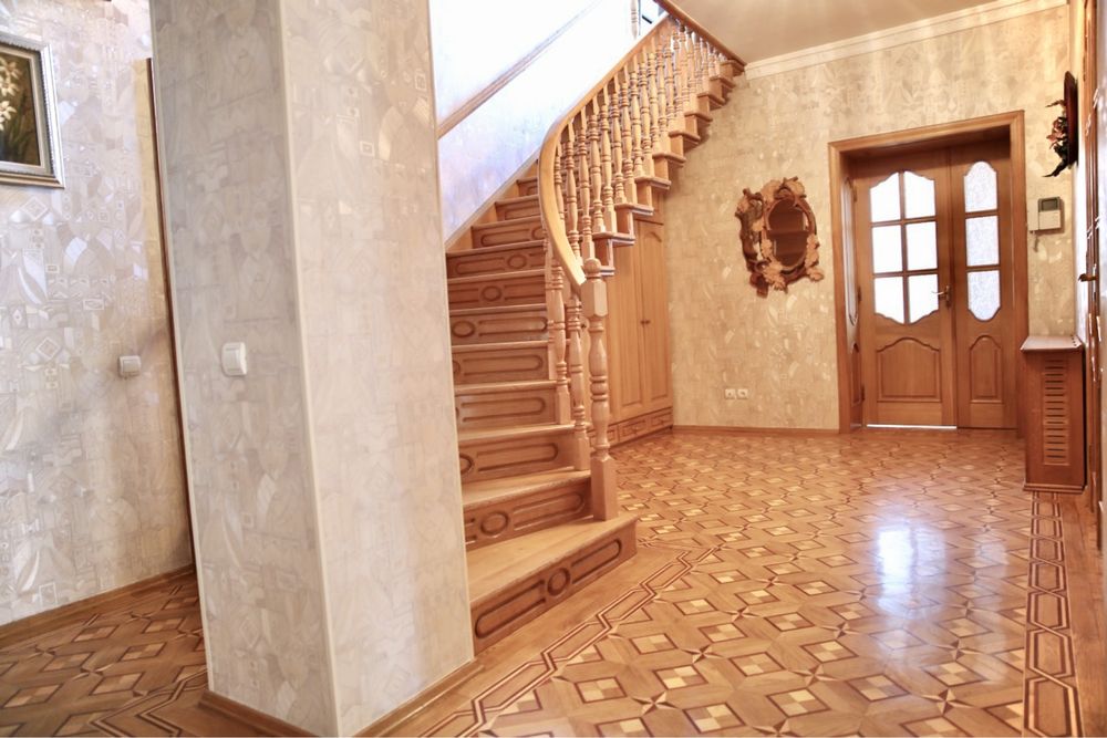 Будинок на вул. Отважных, 300 м², 360 000$ — FAKTOR