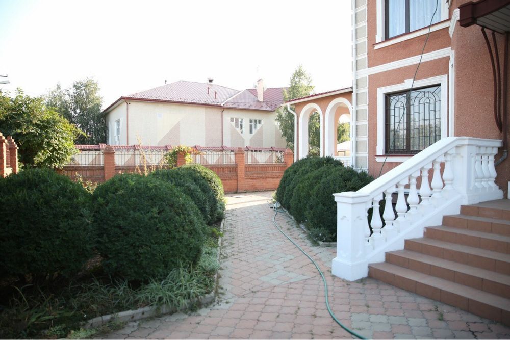 Будинок на вул. Отважных, 300 м², 360 000$ — FAKTOR