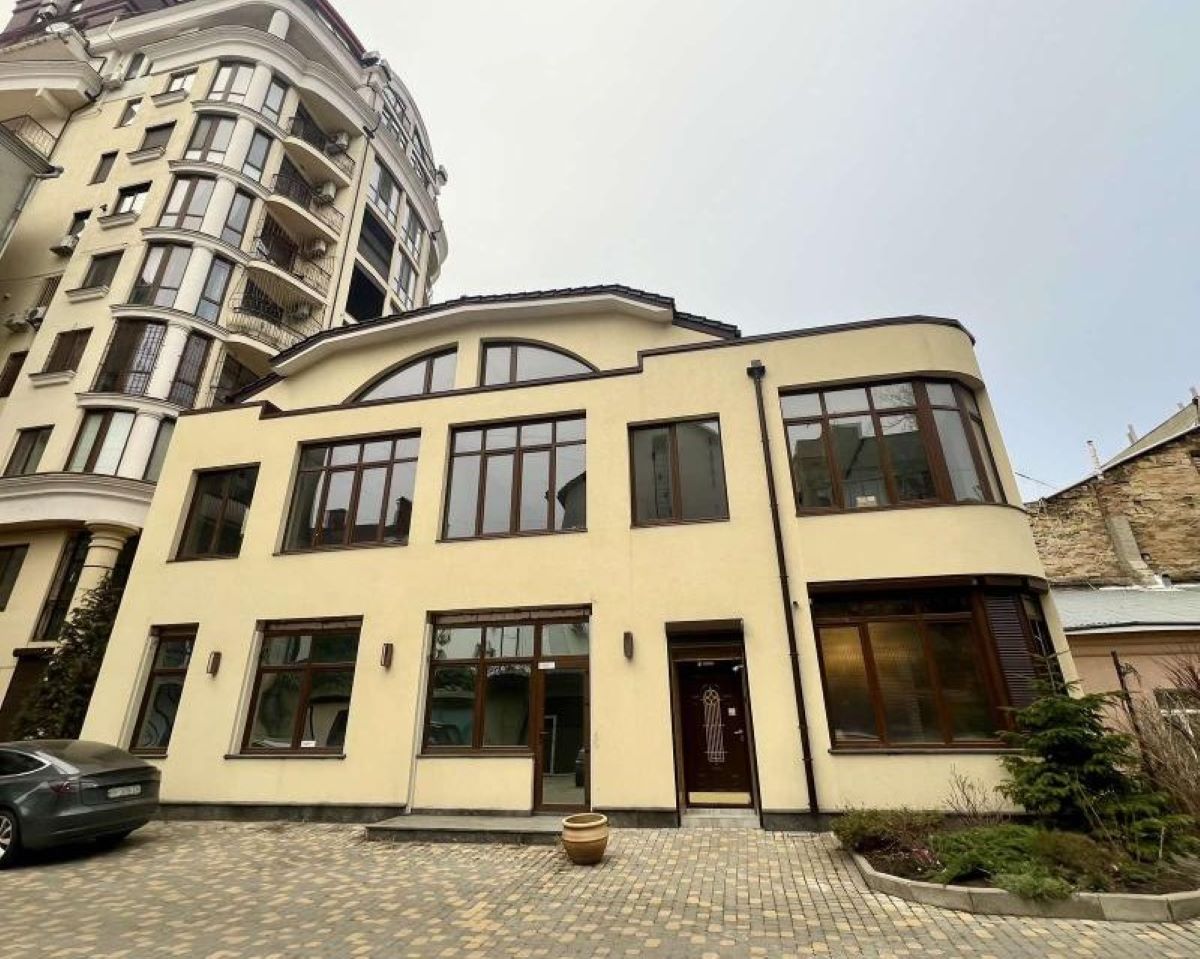 Комерційна нерухомість на вул. Маразлиевская, 455 м², 900 000$ — FAKTOR