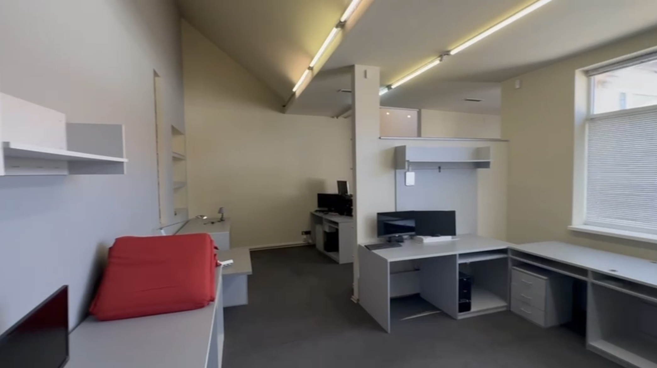 Коммерческая недвижимость на ул. Сабанеев Мост, 190 м², 230 000$ — FAKTOR