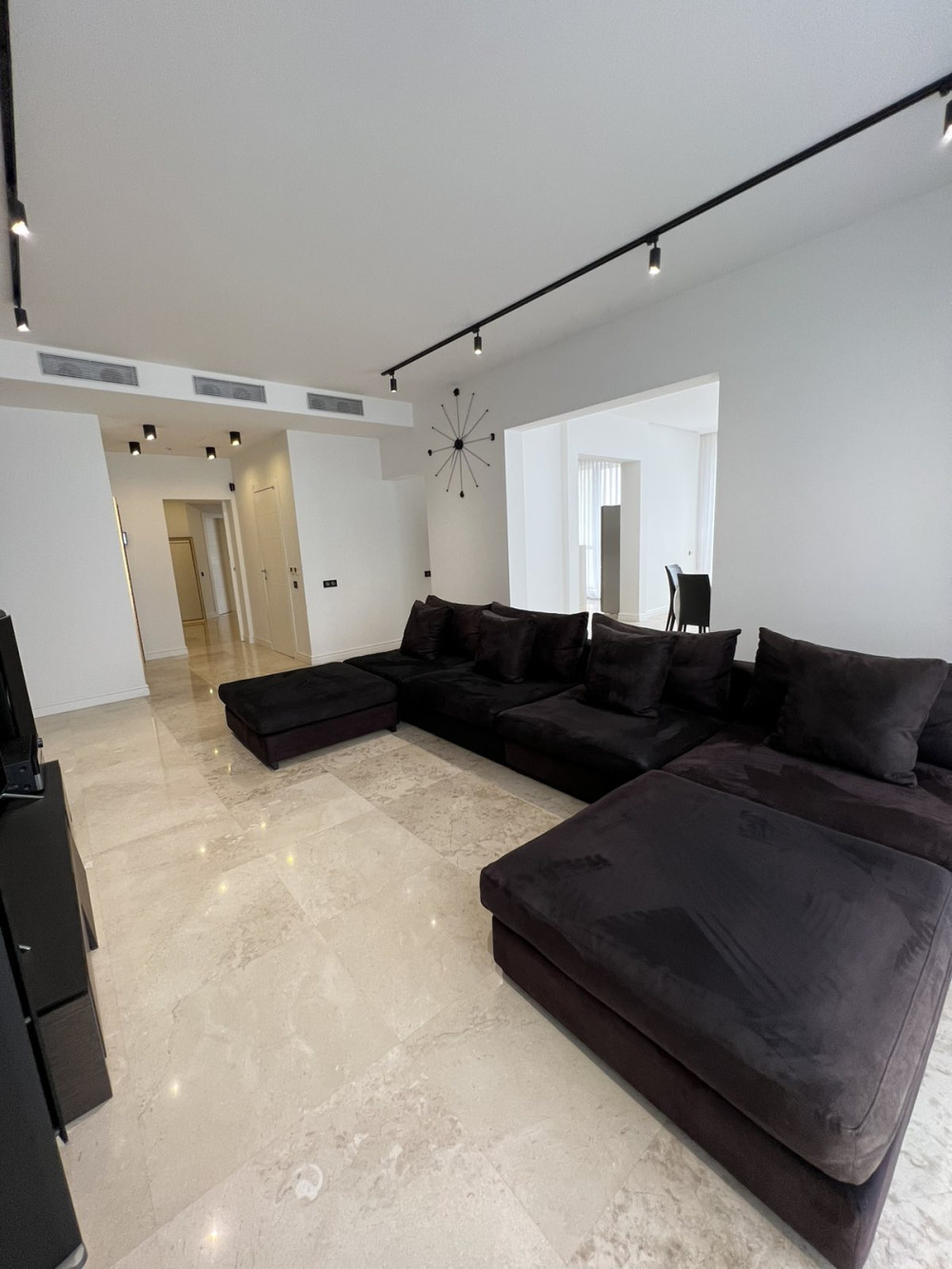 Квартира на ул. Литературная, 141 м², 280 000$ — FAKTOR