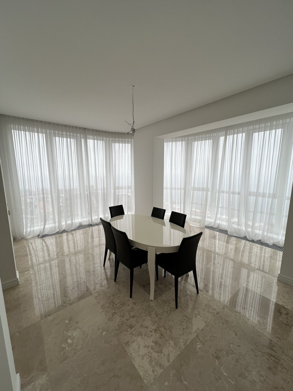 Квартира на вул. Литературная, 141 м², 280 000$ — FAKTOR