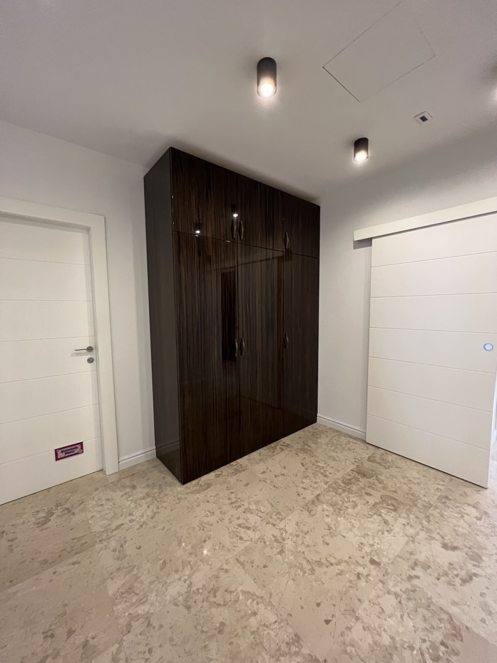 Квартира на вул. Литературная, 141 м², 280 000$ — FAKTOR