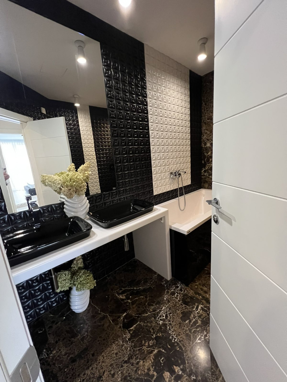 Квартира на вул. Литературная, 141 м², 280 000$ — FAKTOR