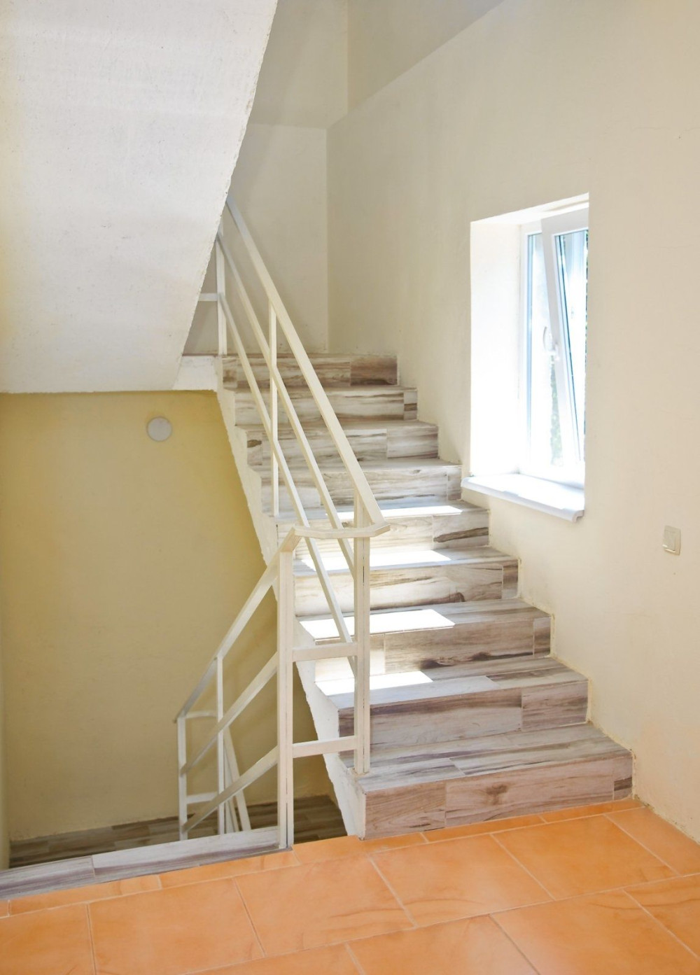 Комерційна нерухомість на вул. Долгая, 320 м², 289 000$ — FAKTOR