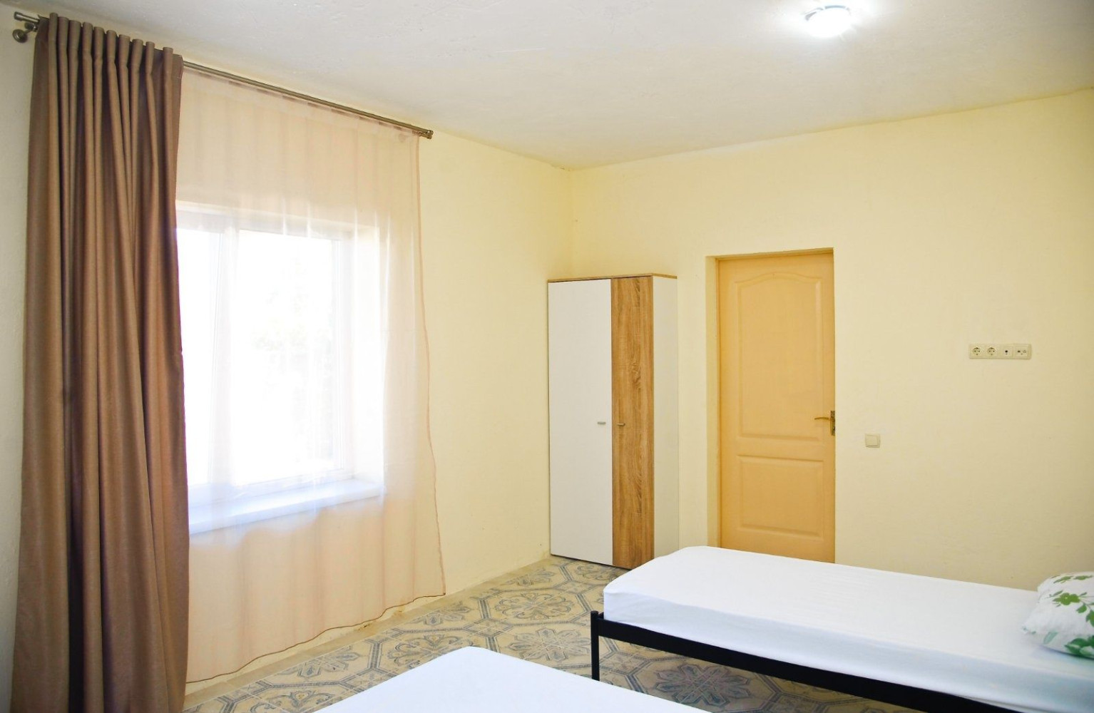 Комерційна нерухомість на вул. Долгая, 320 м², 289 000$ — FAKTOR