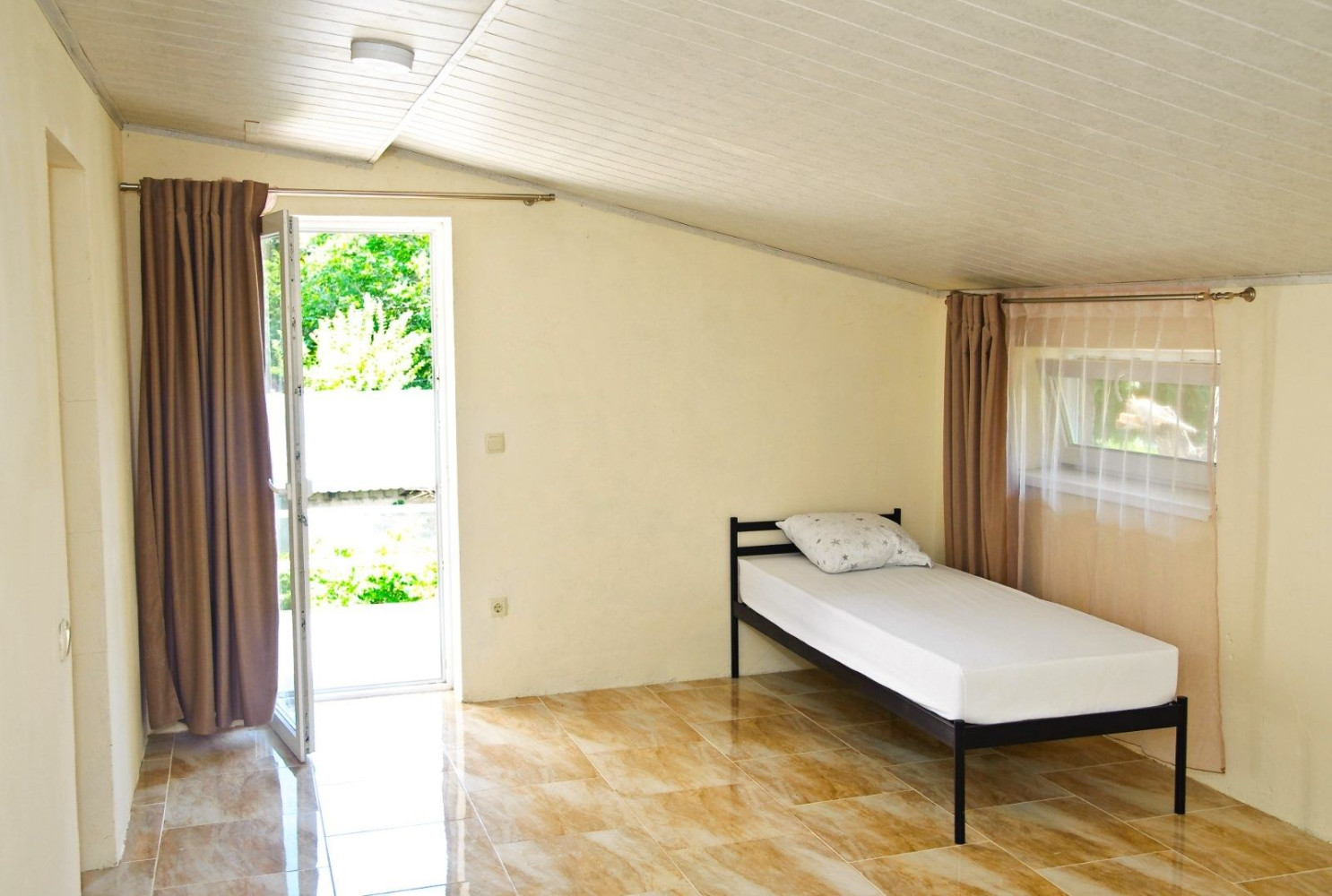 Комерційна нерухомість на вул. Долгая, 320 м², 289 000$ — FAKTOR