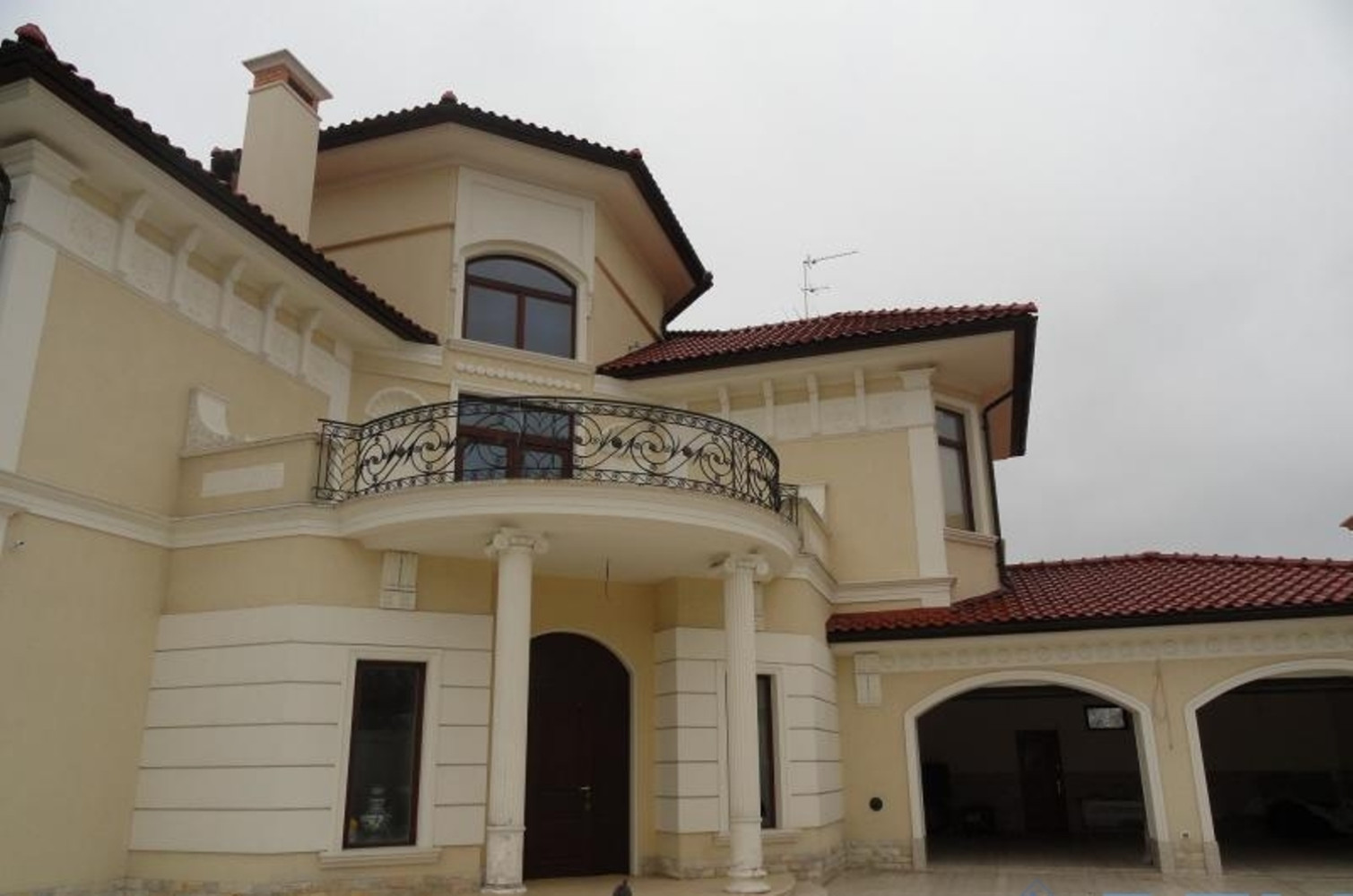 Дом на ул. Костанди, 770 м², 2 500 000$ — FAKTOR