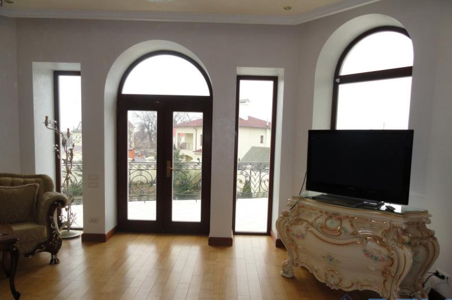 Дом на ул. Костанди, 770 м², 2 500 000$ — FAKTOR