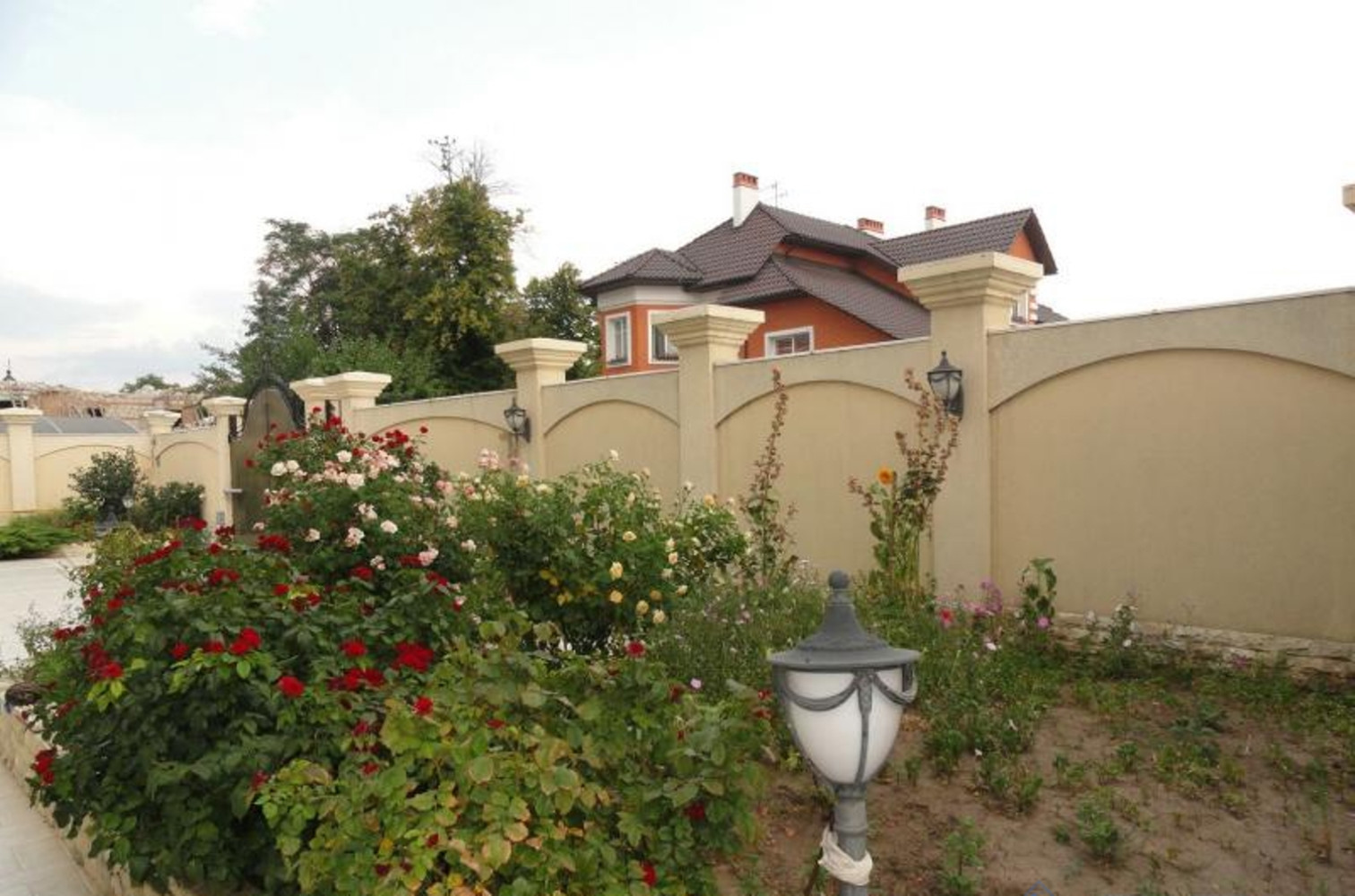 Дом на ул. Костанди, 770 м², 2 500 000$ — FAKTOR