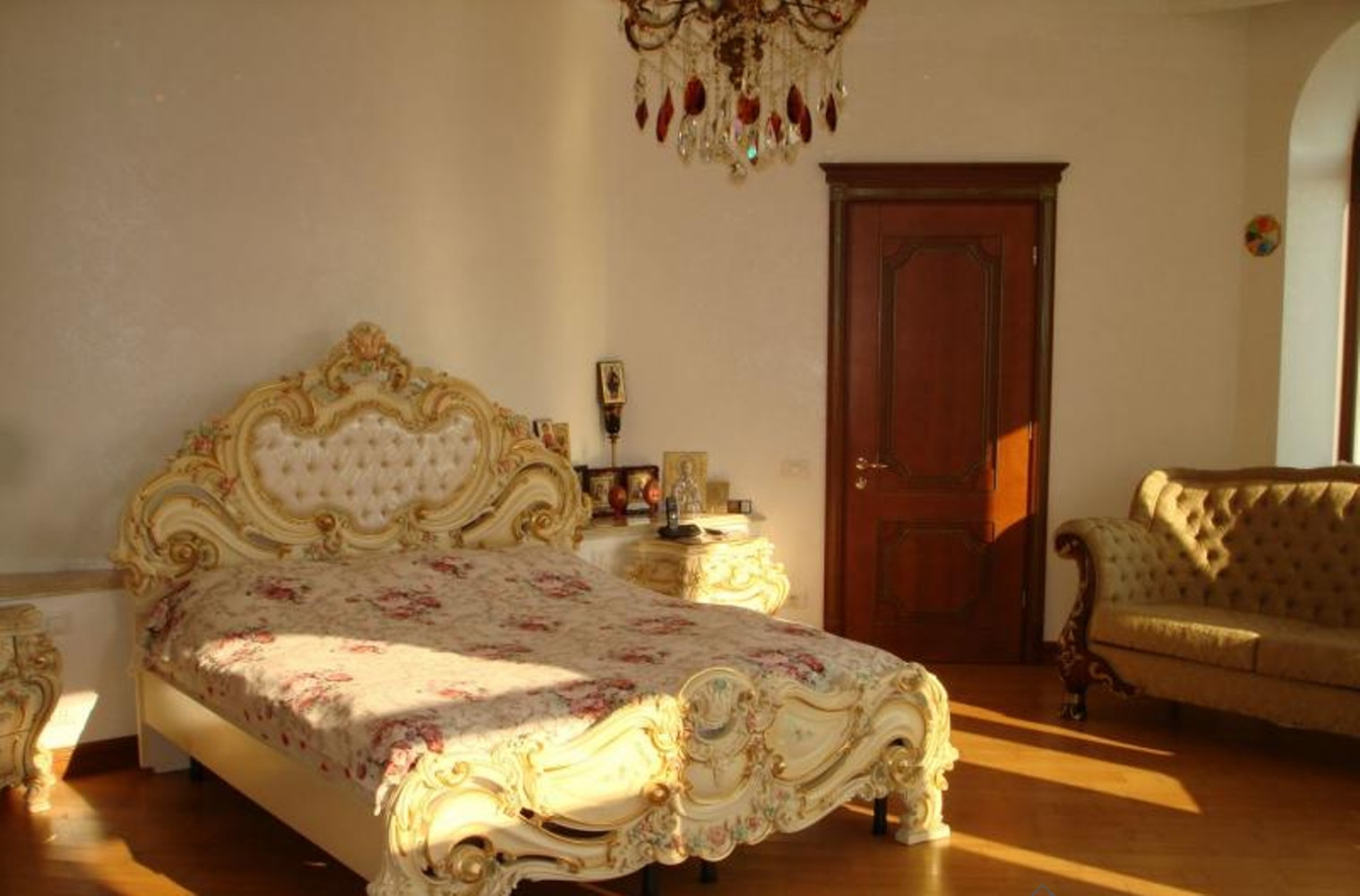 Дом на ул. Костанди, 770 м², 2 500 000$ — FAKTOR