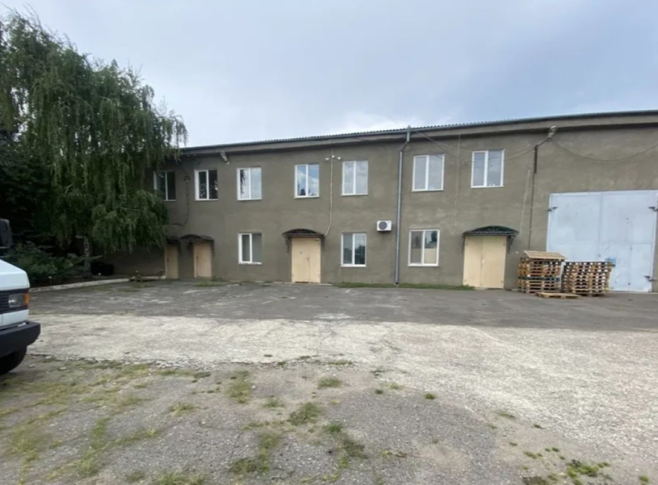 Коммерческая недвижимость на ул. Пригородная, 2000 м², 810 000$ — FAKTOR