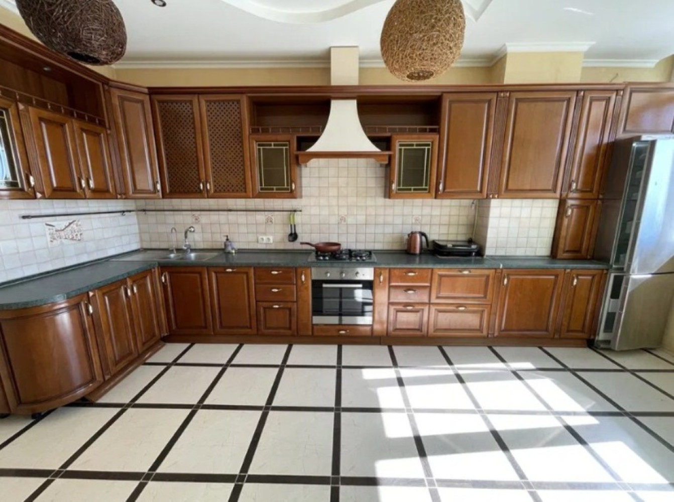 Квартира на ул. Тополевая, 135 м², 120 000$ — FAKTOR
