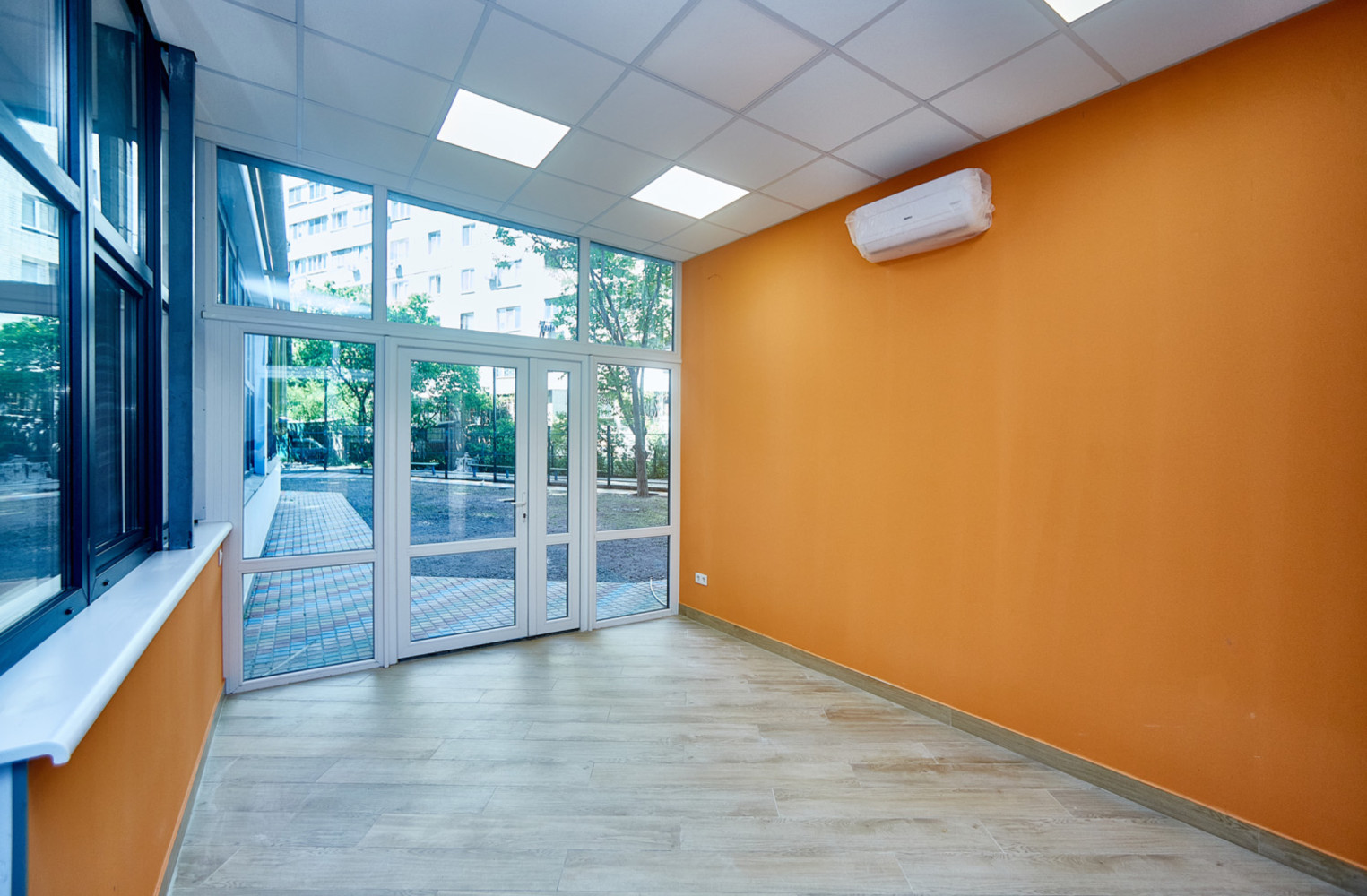 Комерційна нерухомість на вул. Вадатурского Алексея, 720 м², 800 000$ — FAKTOR