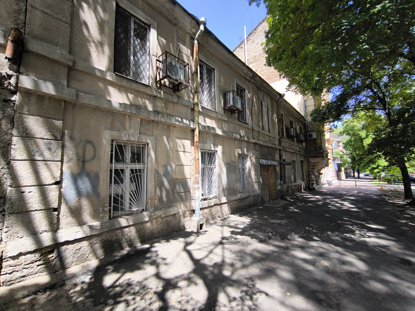 Дом на ул. Успенская, 460 м², 590 000$ — FAKTOR