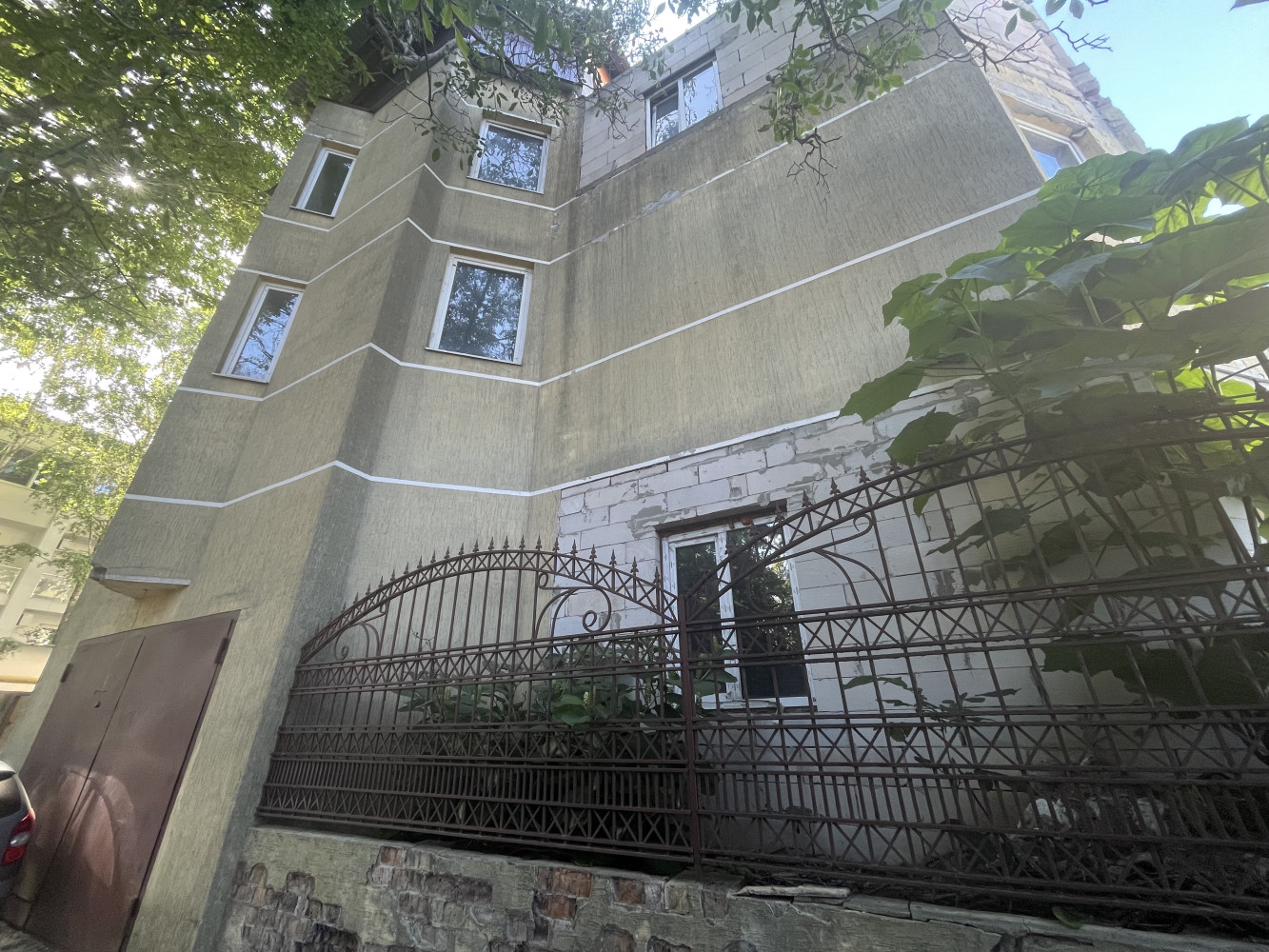 Дом на ул. Гаршина, 1000 м², 165 000$ — FAKTOR