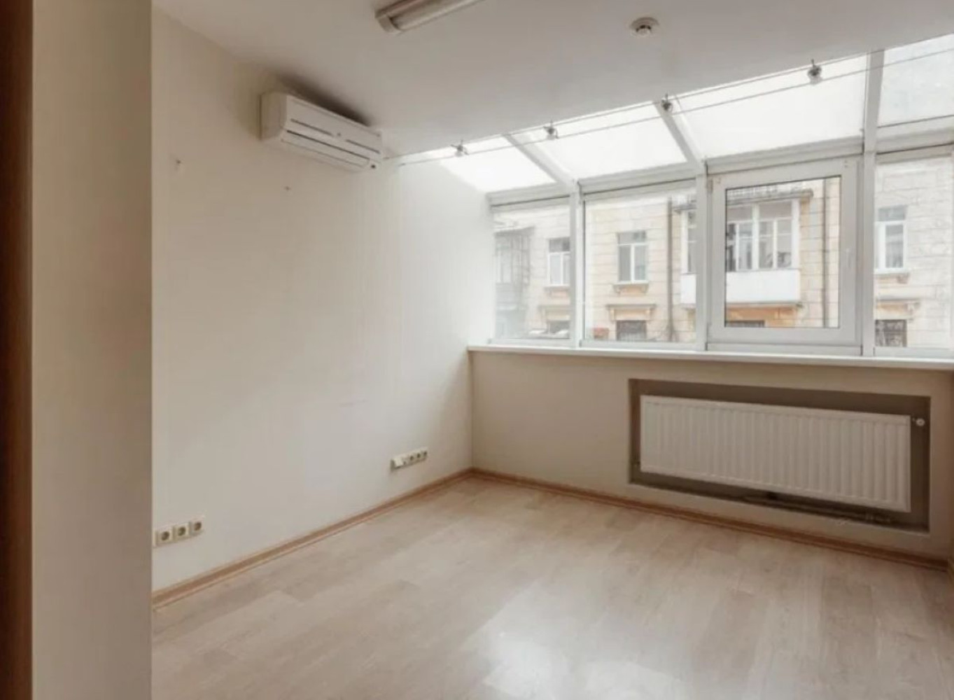 Коммерческая недвижимость на ул. Французский бульвар, 260 м², 290 000$ — FAKTOR