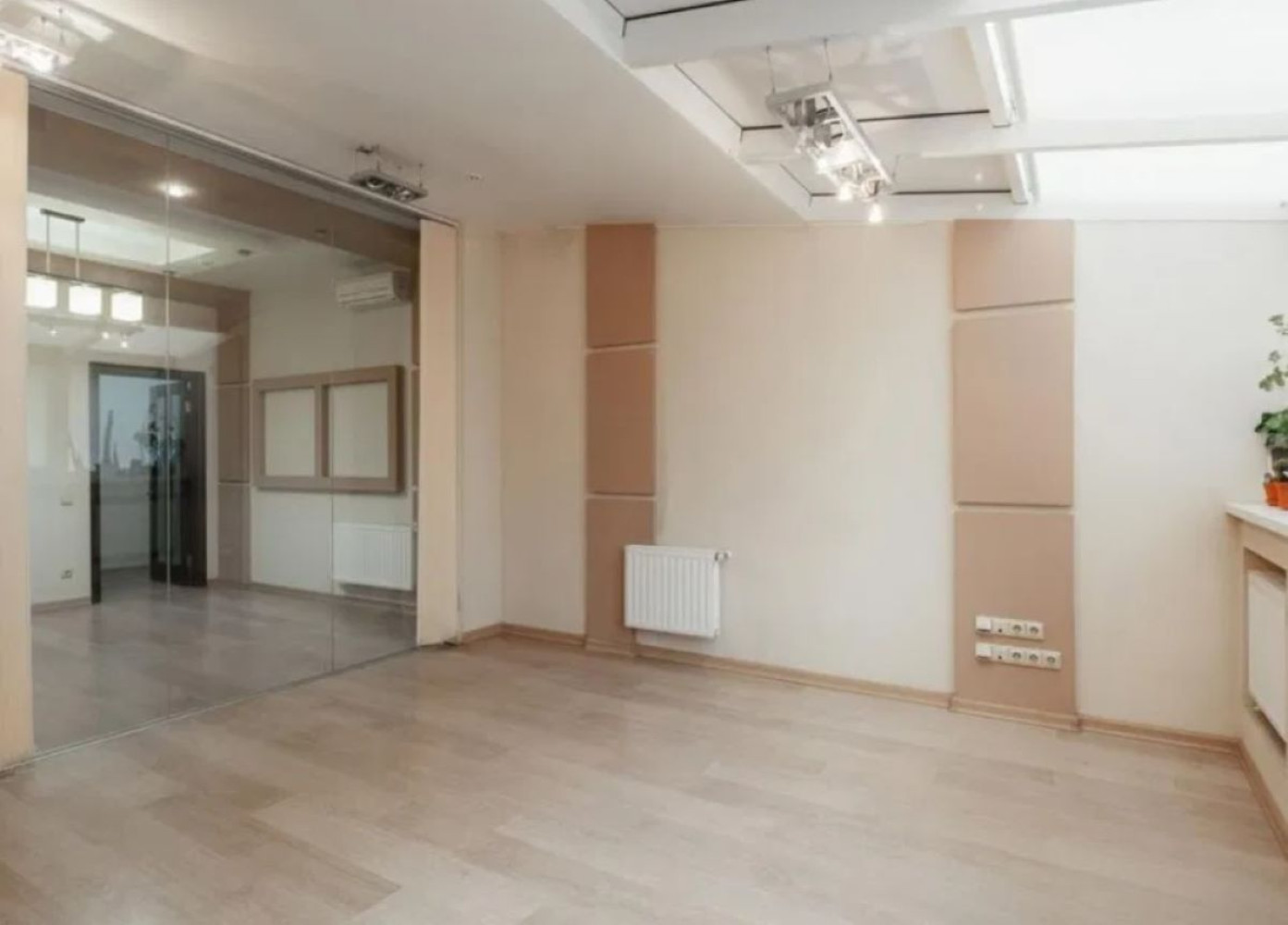 Коммерческая недвижимость на ул. Французский бульвар, 260 м², 290 000$ — FAKTOR