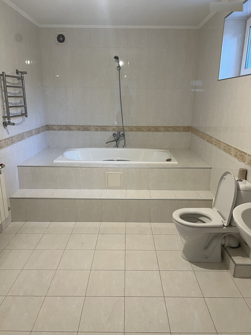 Дом на ул. Баштанная, 250 м², 580 000$ — FAKTOR