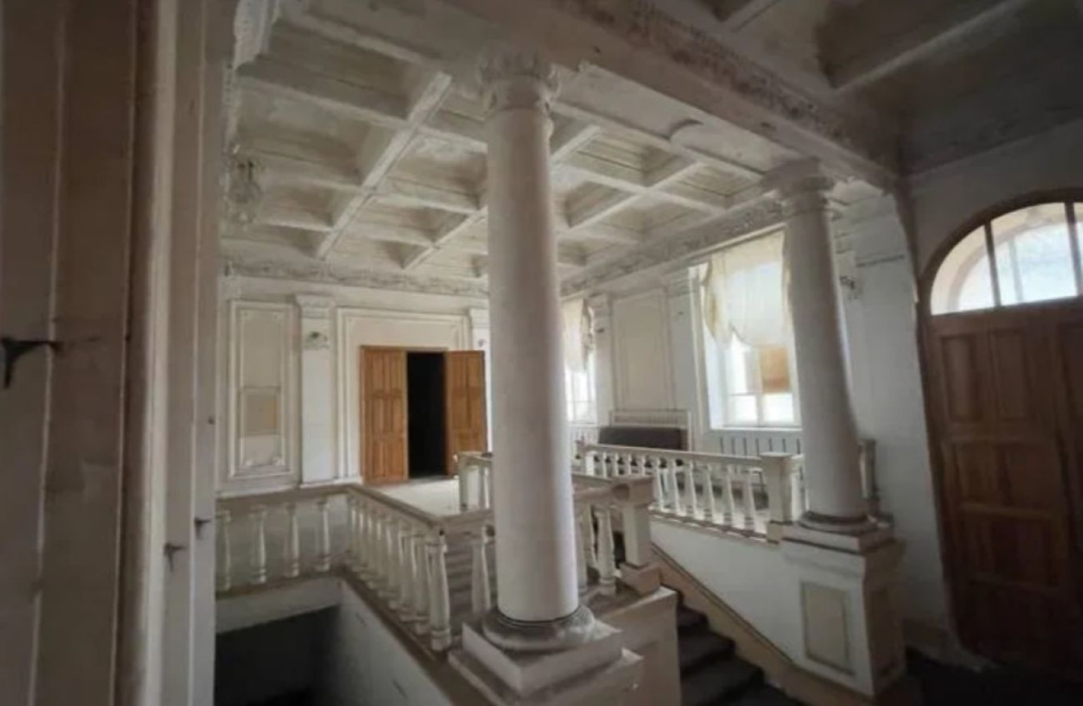 Комерційна нерухомість на вул. Спиридоновская, 3950 м², 2 000 000$ — FAKTOR