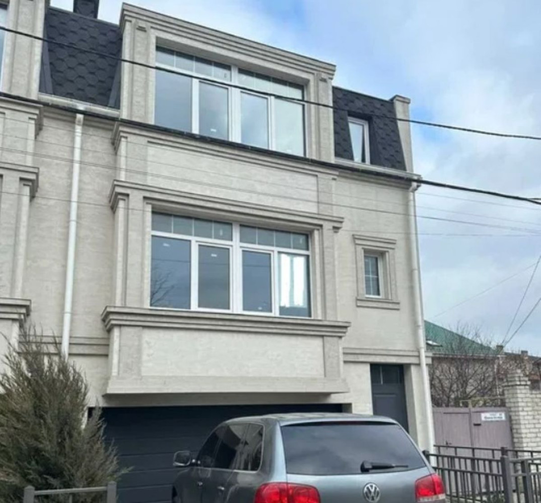 Дом на ул. Ефима Геллера, 250 м², 250 000$ — FAKTOR