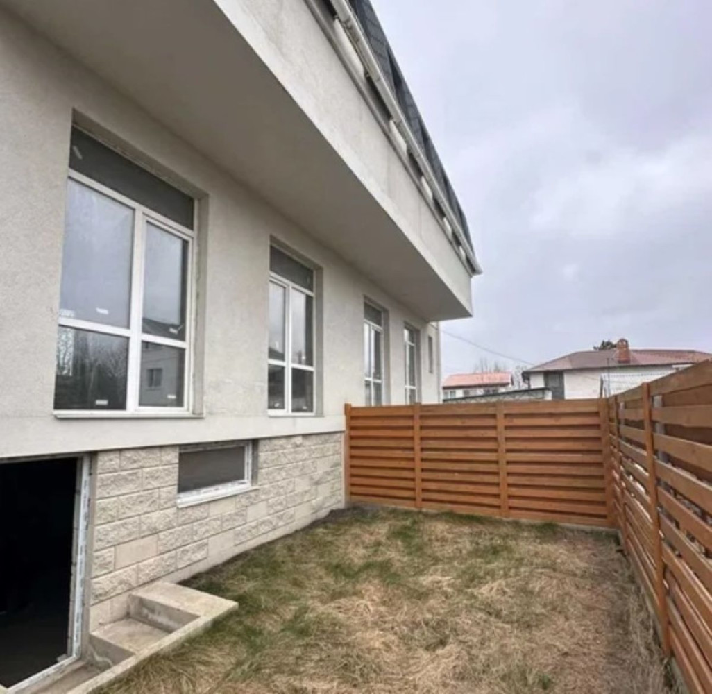 Дом на ул. Ефима Геллера, 250 м², 250 000$ — FAKTOR
