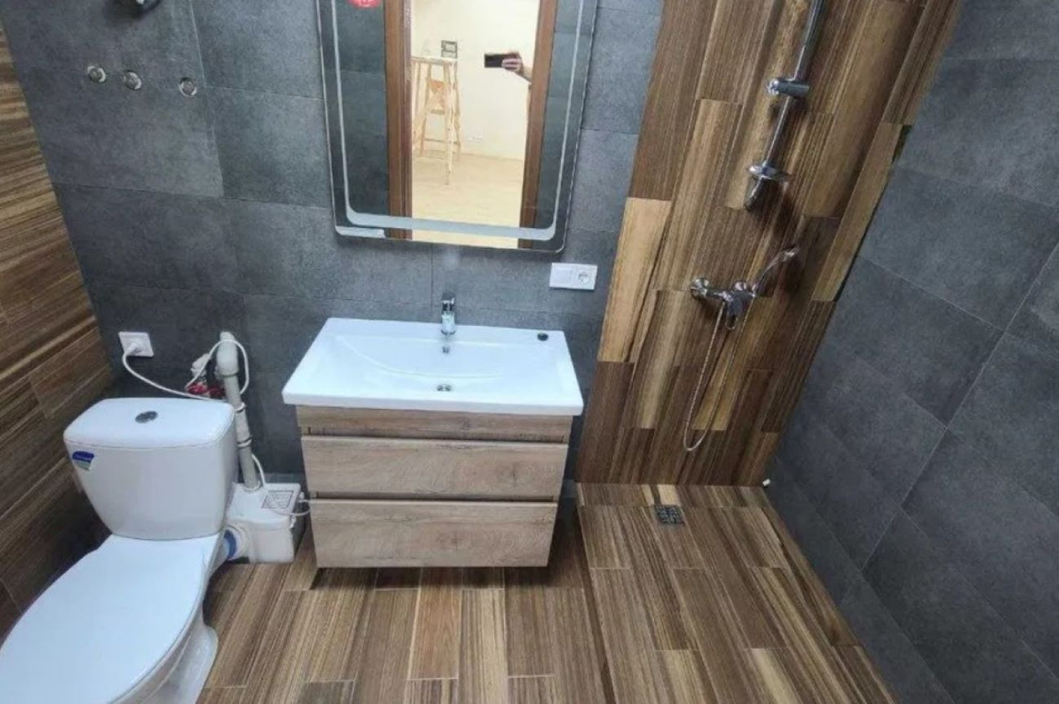 Коммерческая недвижимость на ул. Зоопарковая, 130 м², 108 000$ — FAKTOR