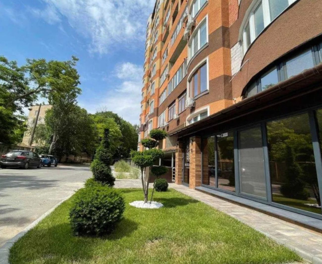 Коммерческая недвижимость на ул. Зоопарковая, 130 м², 108 000$ — FAKTOR