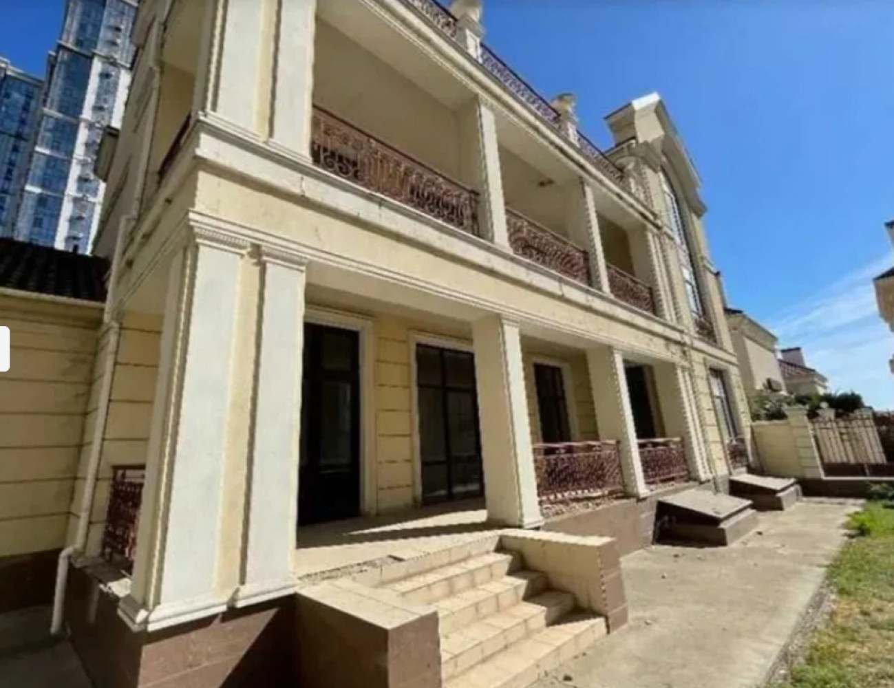 Дом на ул. Французский бульвар, 670 м², 650 000$ — FAKTOR