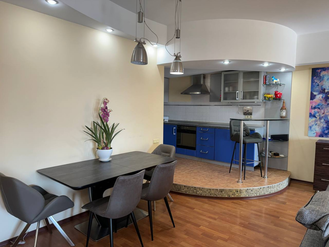 Квартира на ул. Тенистая, 240 м², 190 000$ — FAKTOR