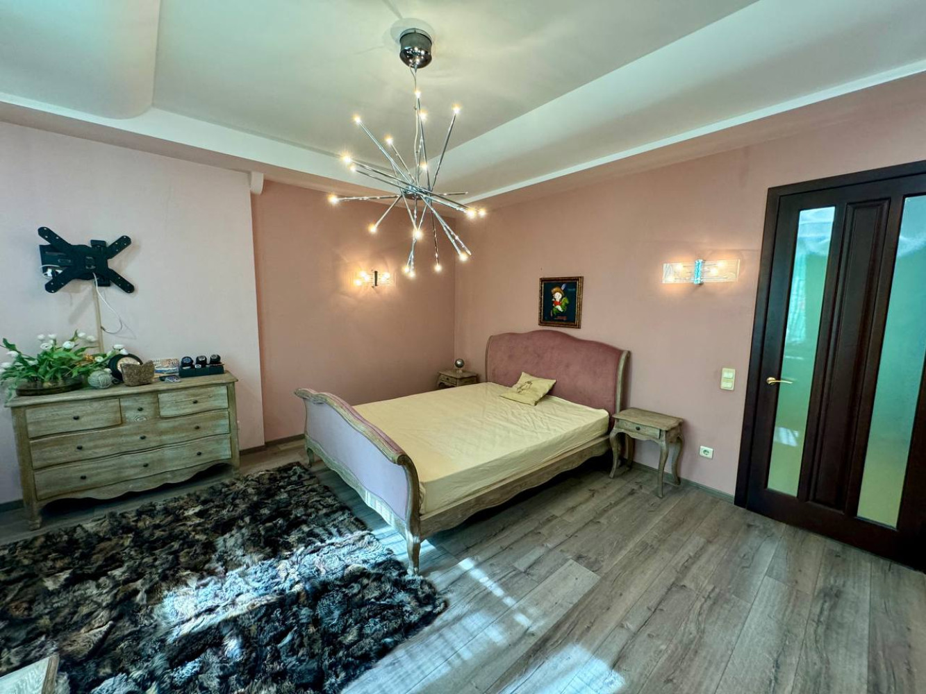 Квартира на вул. Тенистая, 240 м², 190 000$ — FAKTOR