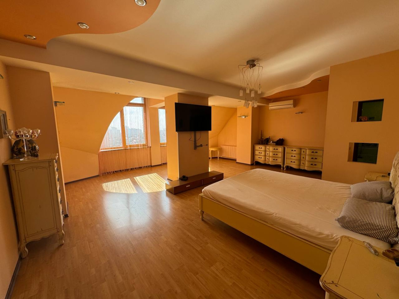 Квартира на вул. Тенистая, 240 м², 190 000$ — FAKTOR