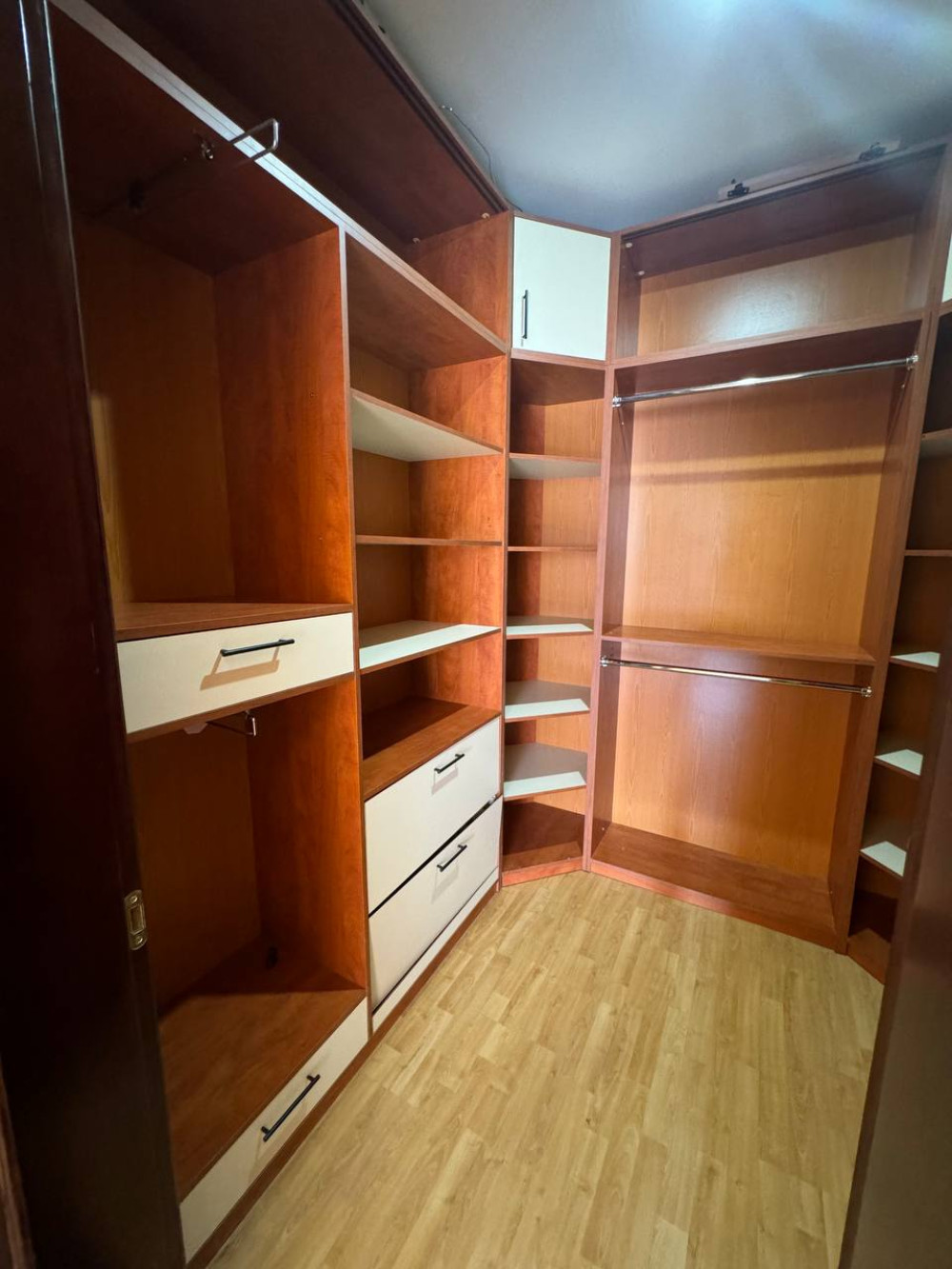 Квартира на вул. Тенистая, 240 м², 190 000$ — FAKTOR