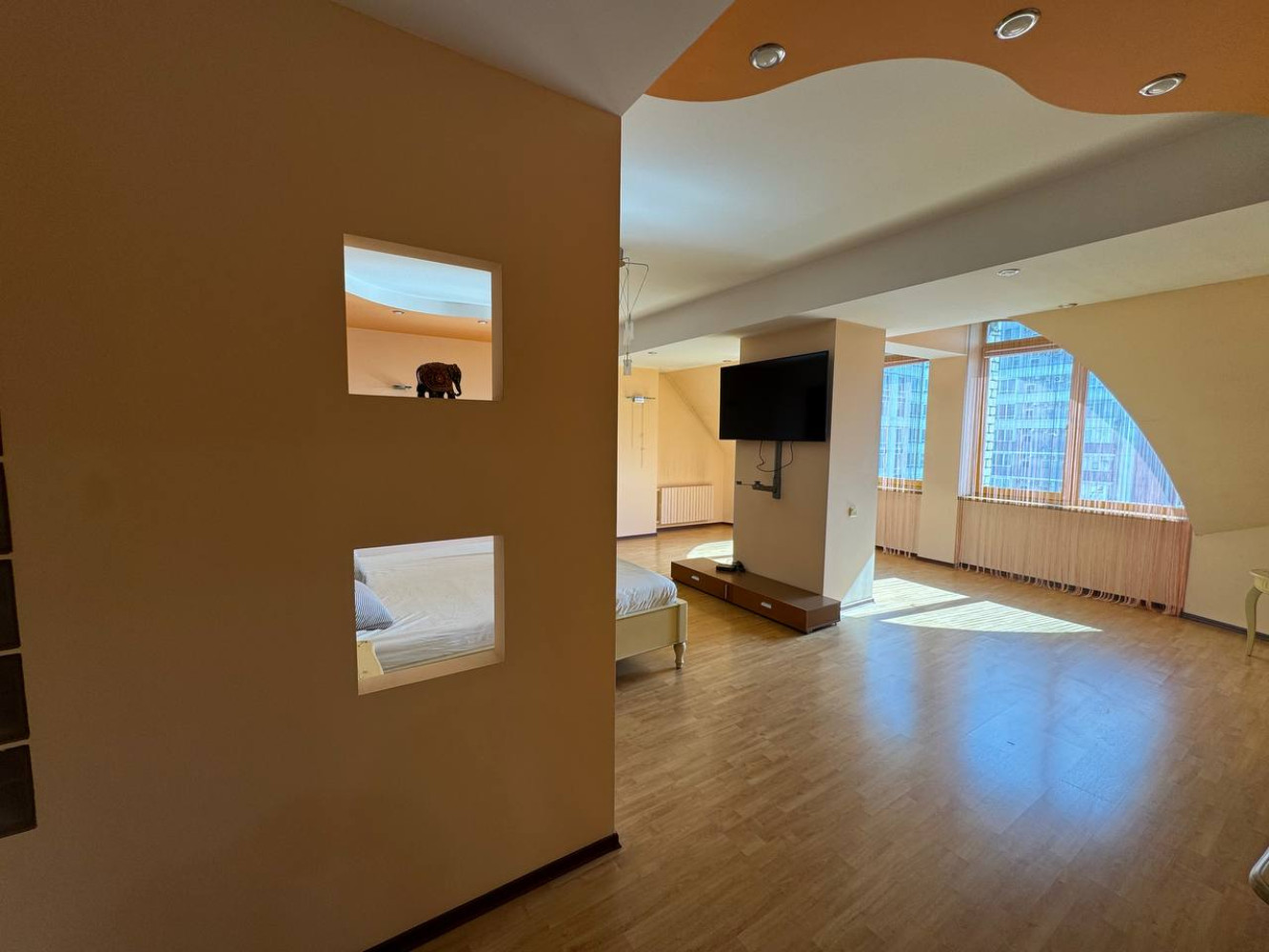Квартира на вул. Тенистая, 240 м², 190 000$ — FAKTOR