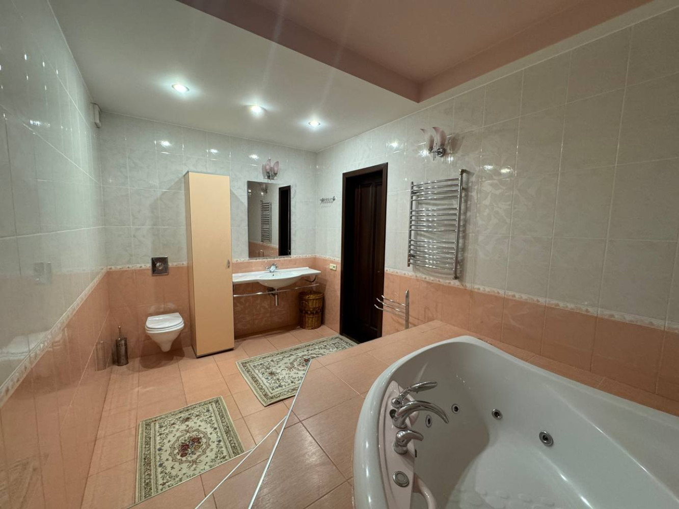 Квартира на вул. Тенистая, 240 м², 190 000$ — FAKTOR