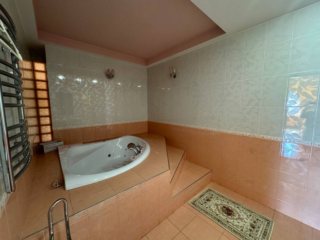 Квартира на вул. Тенистая, 240 м², 190 000$ — FAKTOR